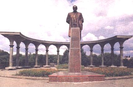 Пам'ятник Т.Г.Шевченку в Хмільнику
