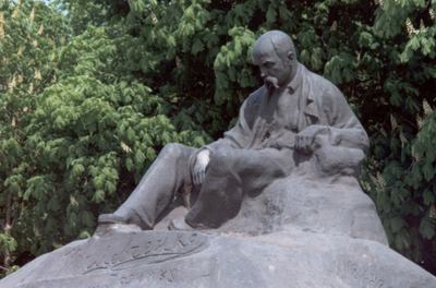 Пам'ятник Т.Г.Шевченку в Ромнах